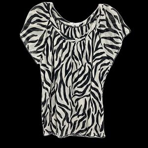 Relativity M Black White Zebra Animal Print Lightweight Simple Blouse RN# 69016